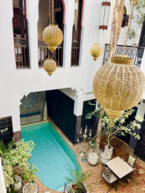 Riad La Porte Rouge By La Siredrah